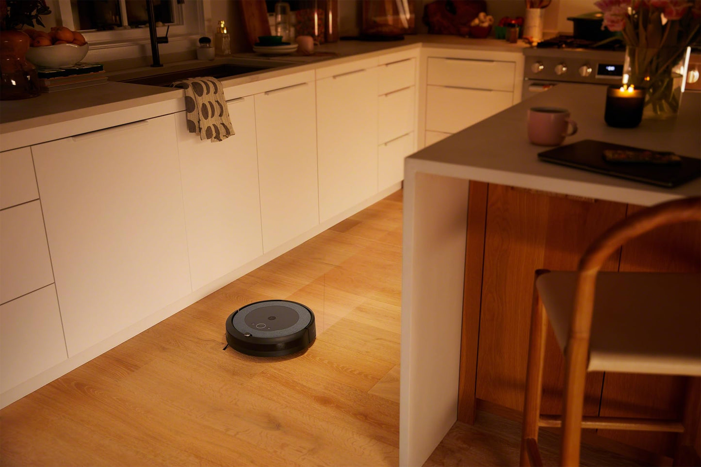 iRobot Roomba Combo i5 Saug- & Wischroboter, WLAN, 2 Gummibürsten, Sprachassistent