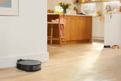 iRobot Roomba Combo i5 Saug- & Wischroboter, WLAN, 2 Gummibürsten, Sprachassistent