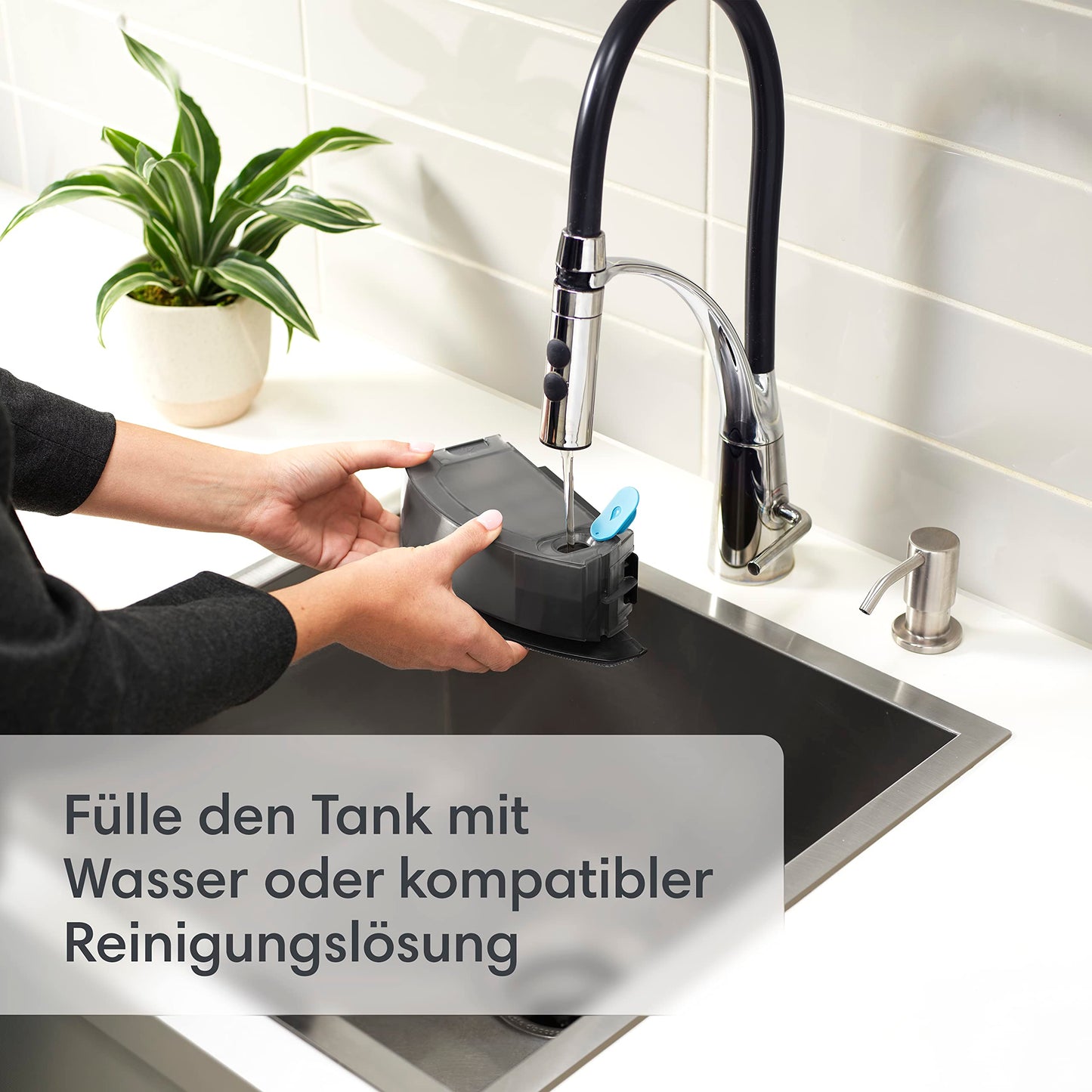 iRobot Roomba Combo i8+ Saug- & Wischroboter, 2 Behälter, App & WLAN