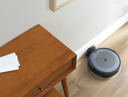 iRobot Roomba Combo i5 Saug- & Wischroboter, WLAN, 2 Gummibürsten, Sprachassistent